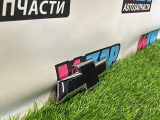 значок (эмблема) крышки багажника, ориг. номер 42573572, Chevrolet TrailBlazer 3 поколение [рестайлинг] 2023-2026