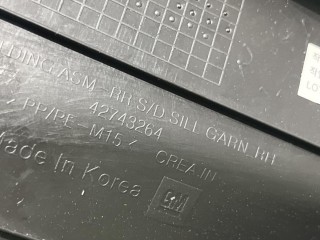 накладка внутренняя на порог задняя правая, ориг. номер 42743264, Chevrolet TrailBlazer 3 поколение [рестайлинг] 2023-2026