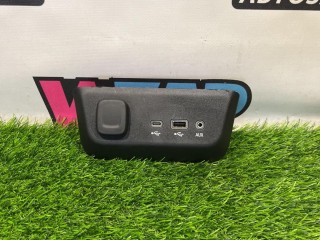 разъем AUX / USB, ориг. номер 42620965, BHR08222, Chevrolet TrailBlazer 3 поколение [рестайлинг] 2023-2026