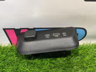 разъем AUX / USB, ориг. номер 42620965, BHR08222, Chevrolet TrailBlazer 3 поколение [рестайлинг] 2023-2026