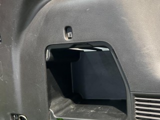 обшивка отсека багажника левая, ориг. номер LB5BS31013ANW, LB5BS31013AR3ZHE, Ford Explorer 6 поколение U625 2019-2024