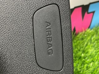 обшивка центральной стойки левая, ориг. номер 42864785, Chevrolet Trax 2 поколение 2023-2026