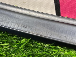 уплотнитель стекла двери задний левый, ориг. номер 1038407-00-A, Tesla Model S 1 поколение [рестайлинг] 2016-2021