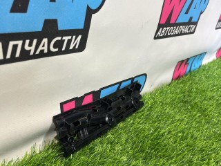 кронштейн (крепление) левый, ориг. номер 1008371-00-E, Tesla Model S 1 поколение [рестайлинг] 2016-2021