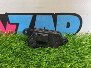 активатор замка крышки топливного бака, ориг. номер 8V0862159, Volkswagen Jetta 7 поколение 2018-2022