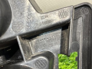 кронштейн крепления бампера заднего левый, ориг. номер 17A807453, Volkswagen Jetta 7 поколение 2018-2022