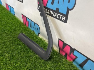 молдинг стекла двери передней правой, ориг. номер 68290780AD, RAM 1500 5 поколение 2018-2024