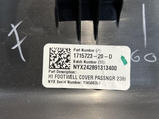декоративная накладка торпедо правая нижняя, ориг. номер 171572320D, Tesla Model 3 2 поколение 2024-2026