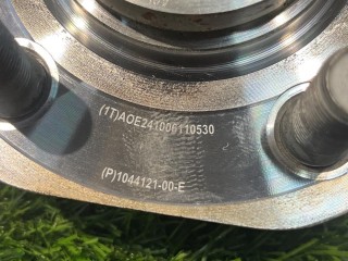 ступица передняя, ориг. номер 1044121-00-E, Tesla Model 3 2 поколение 2024-2026