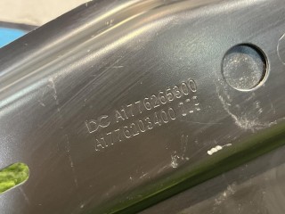 крепление аккумулятора, ориг. номер A1776203400, Mercedes-Benz GLA H247 2020-2023