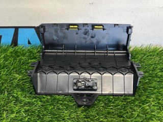 декоративная накладка центральной консоли, ориг. номер 173295720, Tesla Model 3 2 поколение 2024-2026