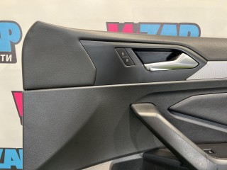 обшивка двери передней правой, ориг. номер 17B867012Q, Volkswagen Jetta 7 поколение 2018-2022