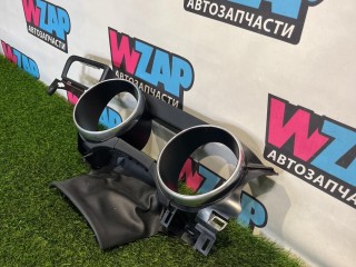 рамка панели приборов, ориг. номер FR3B-63044D70-B, Ford Mustang 6 поколение S550 [рестайлинг] 2017-2026