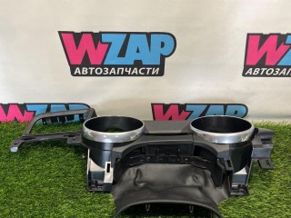 рамка панели приборов, ориг. номер FR3B-63044D70-B, Ford Mustang 6 поколение S550 [рестайлинг] 2017-2026