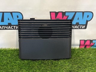 декоративная накладка торпедо, ориг. номер FR3B-6304405-A, Ford Mustang 6 поколение S550 [рестайлинг] 2017-2026