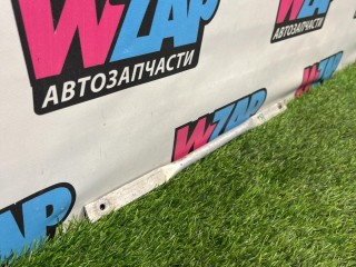 распорная планка телевизора, ориг. номер 1038910-00-B, Tesla Model S 1 поколение [рестайлинг] 2016-2021