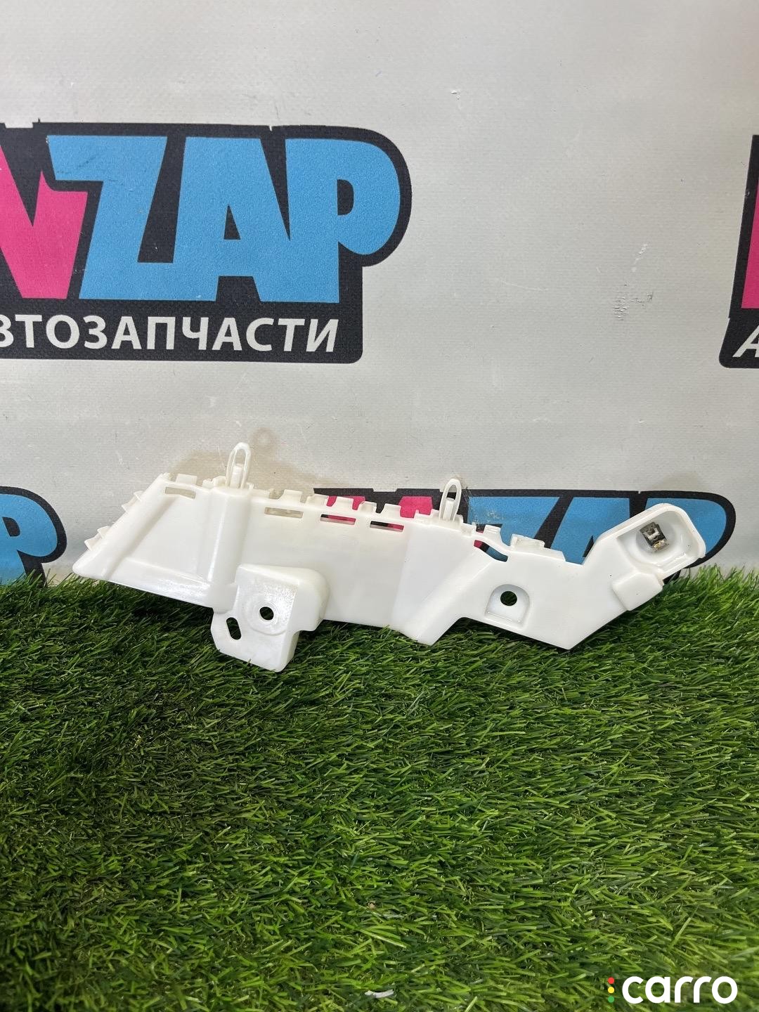 42768141 кронштейн крепления бампера переднего правый Buick Encore GX 1 поколение 2020г. - фото №1