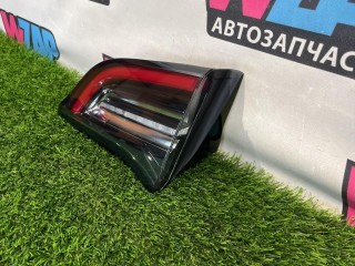 фонарь крышки багажника правый, ориг. номер 1077402-00-E, Tesla Model 3 1 поколение 2017-2021