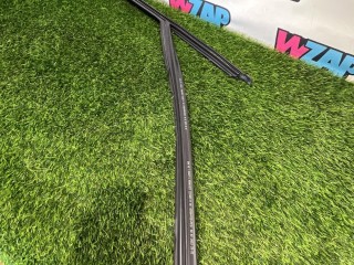 уплотнитель стекла двери передний левый, ориг. номер 9451281, BMW XM G09 2022-2026