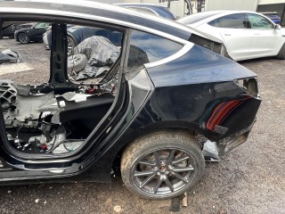 четверть задняя левая Tesla Model 3 1 поколение 2017-2021