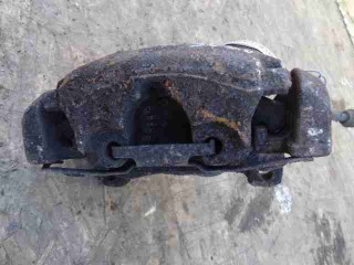 Суппорт передний левый Land Rover Freelander 2006-2010