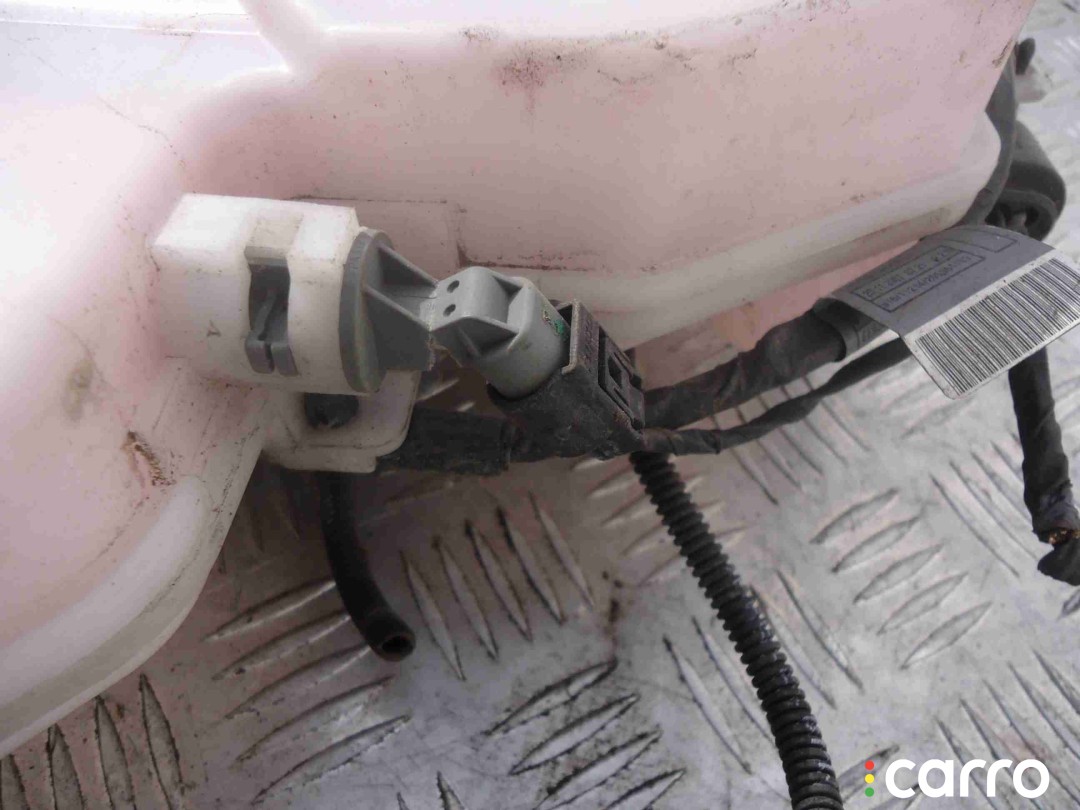 Бачок омывателя BMW X5 E70 - 2008г. - фото №4