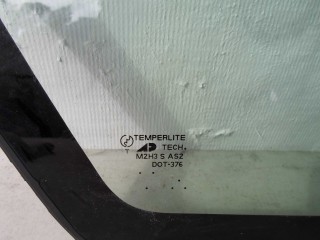 Стекло кузовное правое, Pontiac Vibe 2004-2008