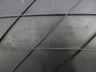 Подкрылок задний левый, ориг. номер 4L747828345, Lincoln Navigator 2002-2006