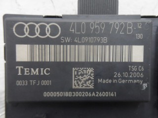 Блок управления передней правой двери, ориг. номер 7L0959792B, Audi Q7 2005-2009