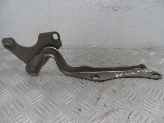 Петля капота правая, Chrysler 300M 1998-2004