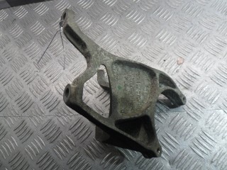 Кронштейн двигателя Audi A8 2005-2007, 4E0199370AR