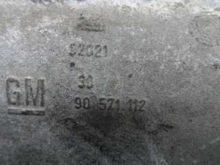 Кронштейн генератора, ориг. номер 90571112, Opel Astra 1998-2009