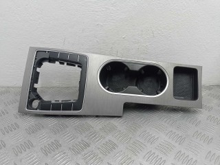 Накладка кулисы Volkswagen Passat 2011-2015, седан, левый руль, 561862534