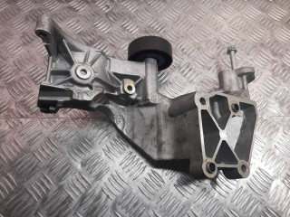 Кронштейн компрессора кондиционера Hyundai Santa Fe 2004-2012, 2.2 л, АКПП