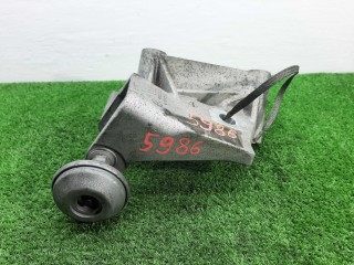 Кронштейн двигателя Volvo XC60 2017-2021, 31430470