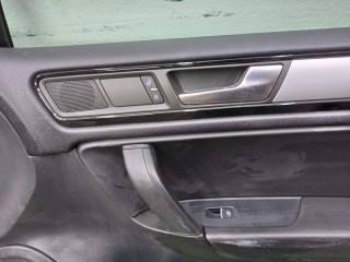 Накладка двери (Молдинг) Volkswagen Touareg 2010-2014, внедорожник 5 дв.