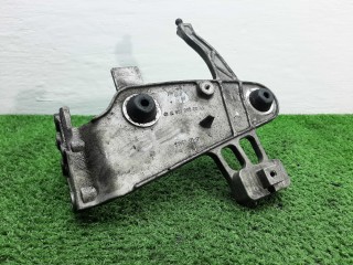 Кронштейн Mercedes C-klasse (W204) - 2007-2011, седан, A6510900041