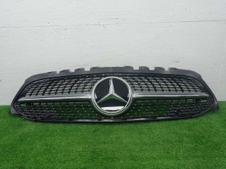 Решетка радиатора Mercedes A-klasse (W177) - наст. время, 2.0 л, АКПП, A1778880200