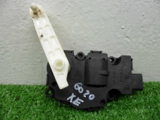 Моторчик заслонки печки Jaguar XE 2015-2019, 2.0 л, АКПП, MF1139301380