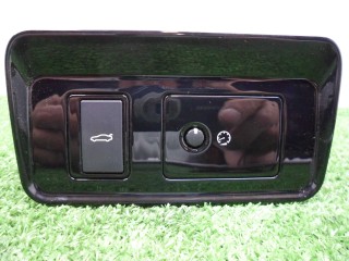 Кнопка открытия багажной двери Jaguar XE 2015-2019, GX7311654BC