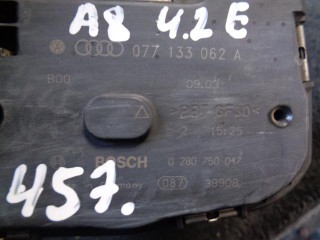 Заслонка дроссельная Audi A8 2002-2005, 4.2 л, бензин, 077133062A