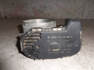 Заслонка дроссельная Audi A8 2002-2005, 4.2 л, бензин, 077133062A