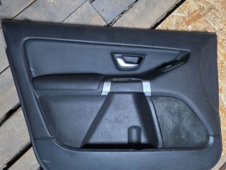 Обшивка двери передней левой (дверная карта) Volvo XC90 2006-2014