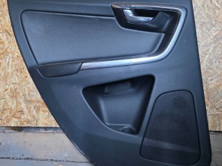Обшивка двери задней левой (дверная карта) Volvo XC60 2008-2013