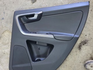 Обшивка двери задней правой (дверная карта) Volvo XC60 2008-2013