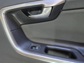 Обшивка двери задней правой (дверная карта), Volvo XC60 2008-2013