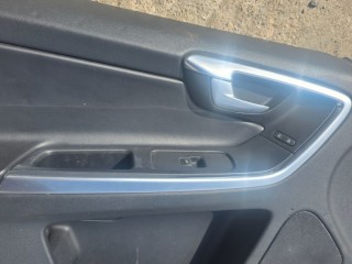 Обшивка двери передней левой (дверная карта), ориг. номер 30766373, Volvo XC60 2008-2013