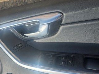 Обшивка двери передней правой (дверная карта), ориг. номер 30766388, Volvo XC60 2008-2013