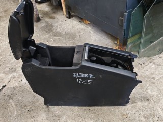 Подлокотник, ориг. номер 30791467, 39868874, 30755732, 30755596, Volvo V60 2013-2019