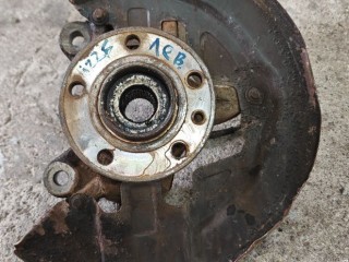 Кулак поворотный левый Volvo S80 2006-2010